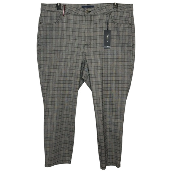 Tommy Hilfiger Pants,‎ Flex Fit, High-Rise, Black/Red Plaid, NWT in Size 22W - Picture 1 of 14